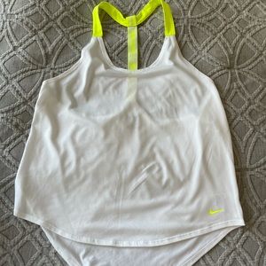 WOMANS NIKE DRY FIT TOP